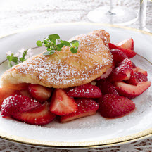 Souffl&eacute; Omelet with Balsamic Strawberries