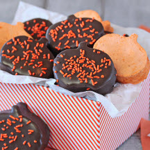 Homemade Chocolate-Dipped Pumpkin Marshmallows
