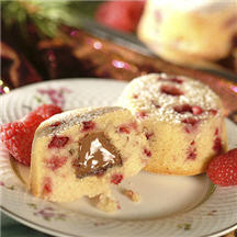 Mini Raspberry Snow Cakes